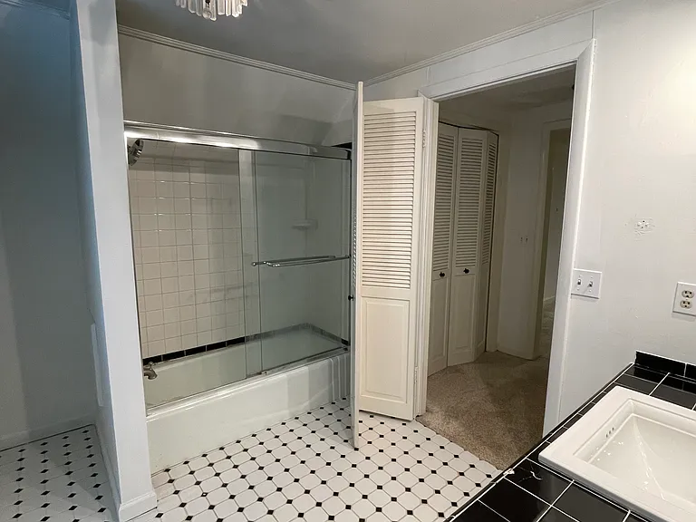3008 S Cincinnati Ave — Photo 18