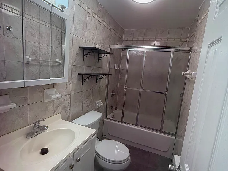 80-02 Grand Central Pkwy #1 — Photo 11