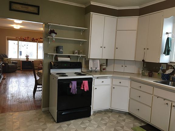 main floor kitchen
