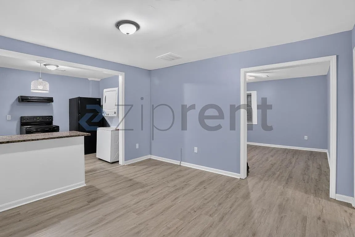 3 bed, 1350 sqft, $1,615 — Photo 2