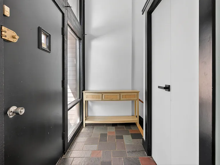 40 Felter Hill Rd — Photo 2