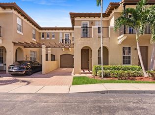 6884 Julia Gardens Dr, Pompano Beach, FL 33073