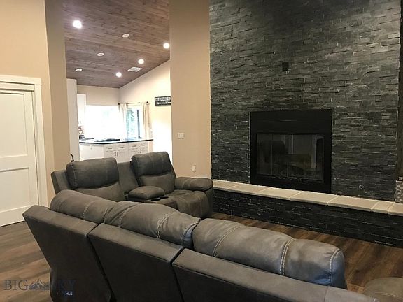 5th image of 105 Moose Dr