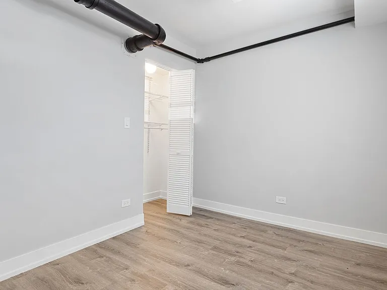 7417 N Clark St — Photo 34
