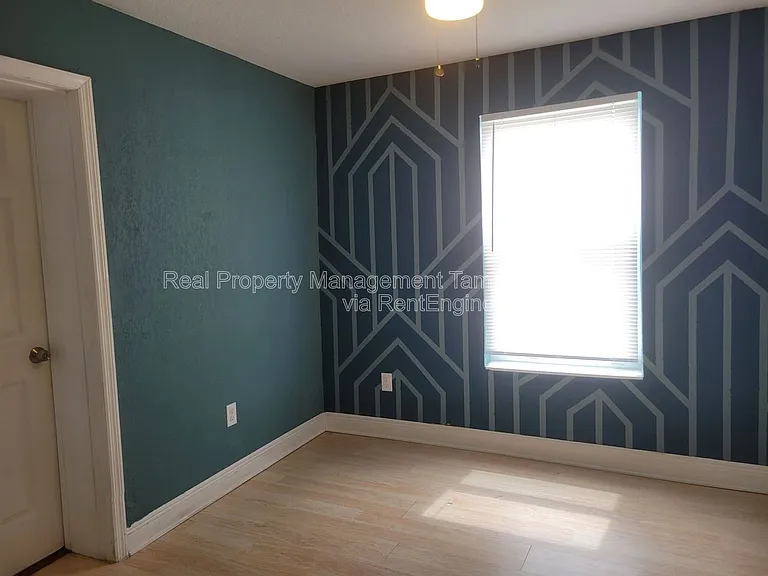 1711 E New Orleans Ave — Photo 18