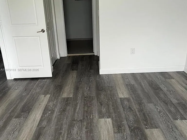 20568 NE 5th Pl — Photo 8