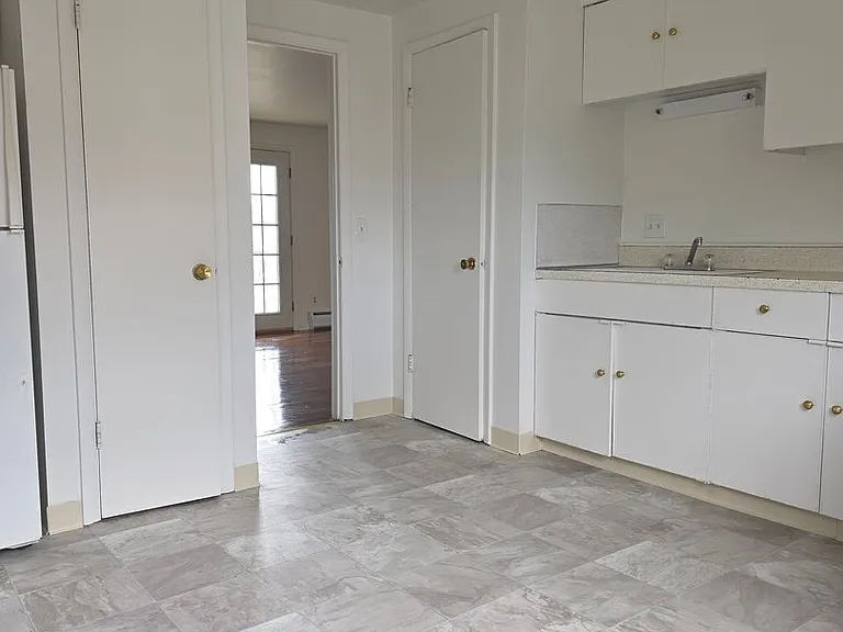515 W Water St #C — Photo 4