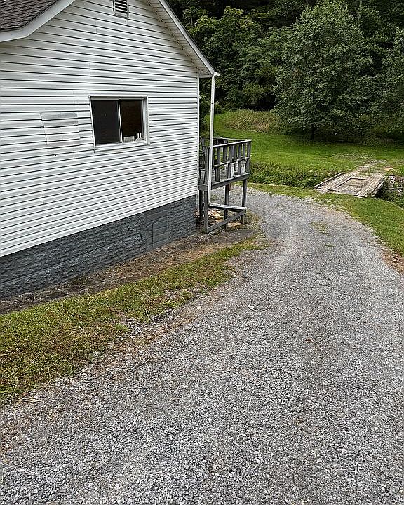 1st image of 1023 Anawalt Byp
