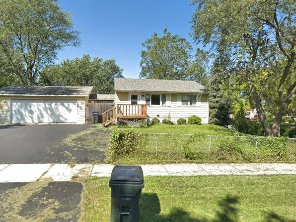 2400 Huron Ter, Waukegan, IL 60087