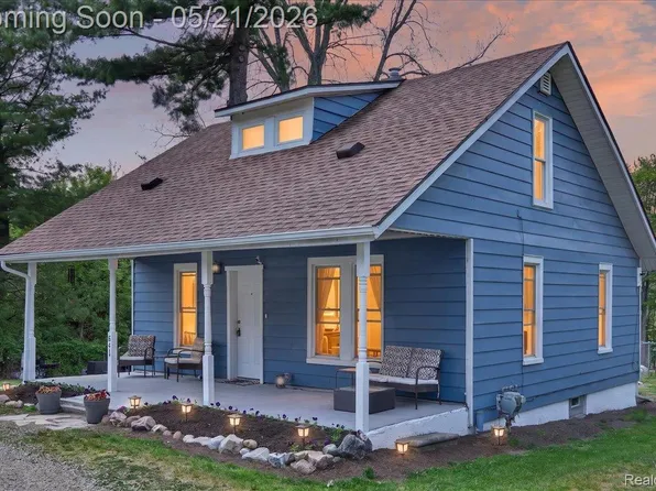 841 Sands Rd, Ortonville, MI 48462