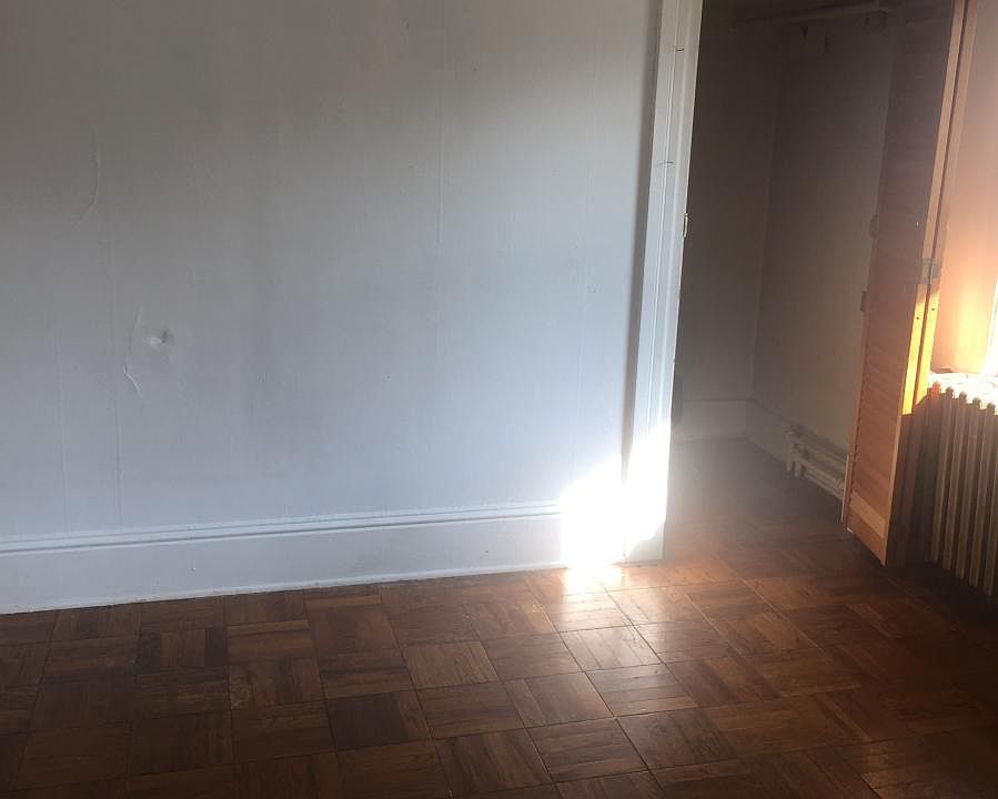 2nd image of 21 Washington St APT 3