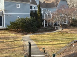 1114 Old Pond Ln #1114, Norwich, CT 06360