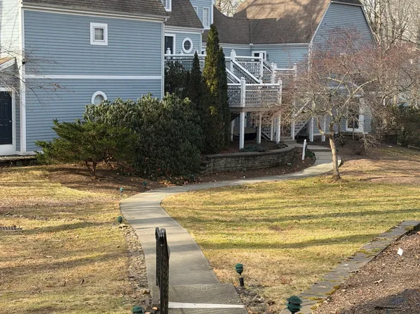 1114 Old Pond Lane #1114, Norwich, CT 06360