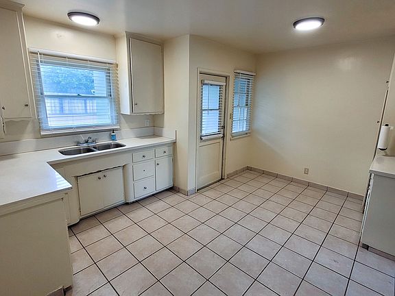 4th image of 7954 College Ave #58