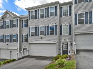205 Ascot Ct, Coraopolis, PA 15108
