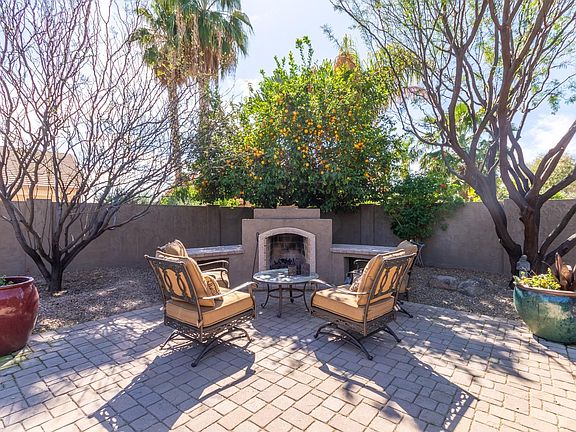 5th image of 2391 E Bellerive Pl