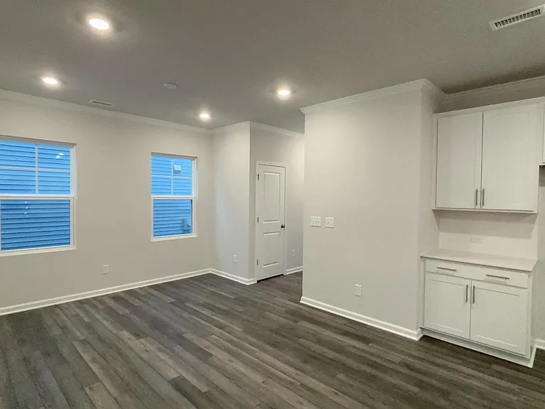1013 Red Wing Dr — Photo 5