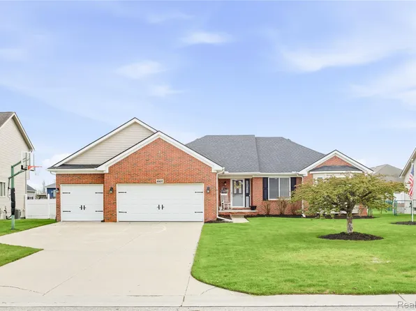 4907 Camelot Dr, Smiths Creek, MI 48074