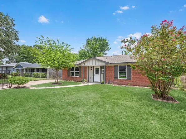 5039 Briscoe St, Houston, TX 77033