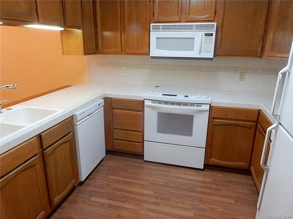 2nd image of 3634 Greenacres Dr #255