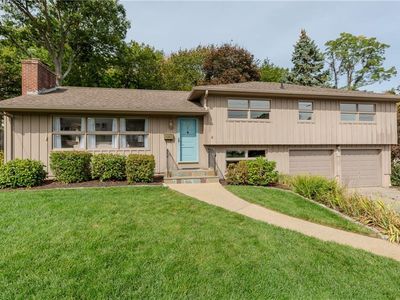 22 Whitewood Dr, Cranston, RI, 02920