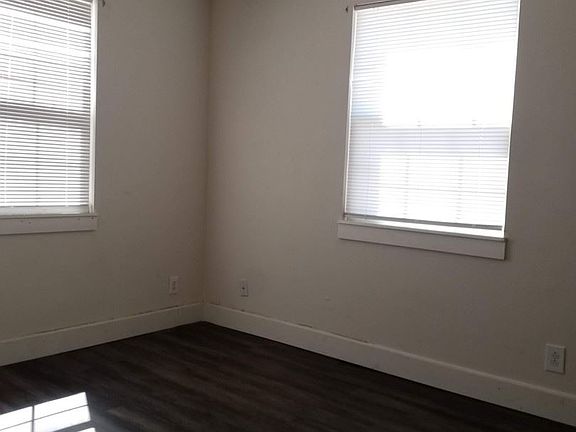 4th image of 101 N Ogden Ave