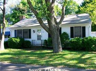 9 Chartier Ave, Old Saybrook, CT 06475