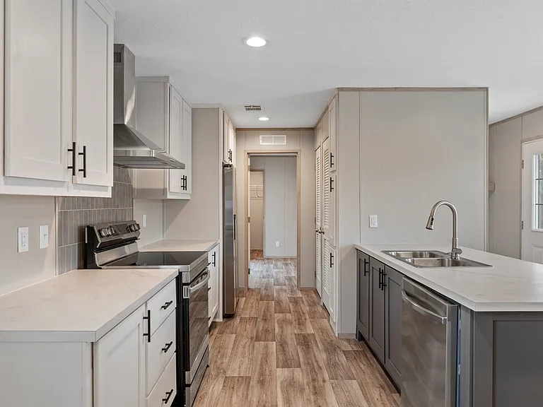 6306 Strawberry Dr — Photo 9
