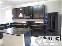3rd image of 1004 Appalachian Ln