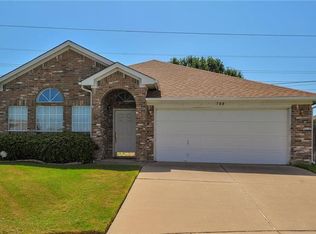 708 Ponselle Dr, Arlington, TX 76001
