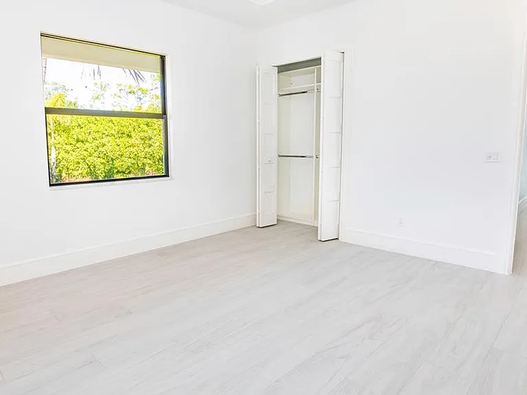 231 Legacy Ct — Photo 19