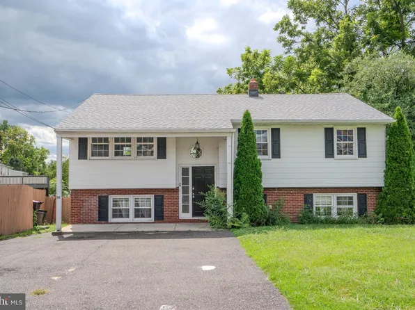 50 E Landing Rd, Blackwood, NJ 08012