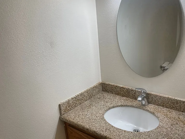 4066 Weymouth Ln — Photo 10