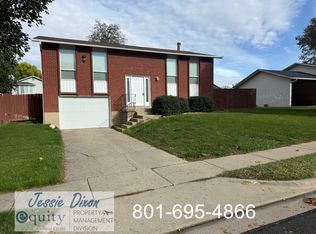 10 W Monticello Dr, Kaysville, UT 84037