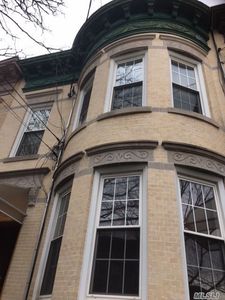 7249 61st St, Glendale, NY, 11385