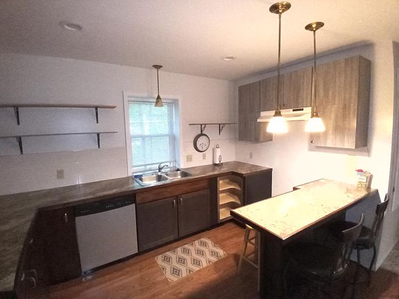 2nd image of 1830 Issaquah St