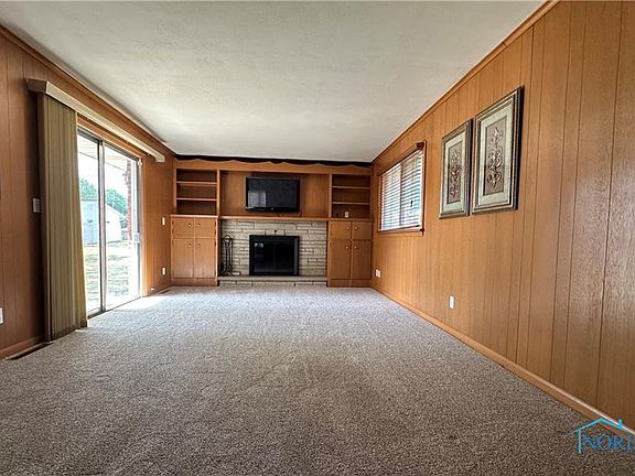 3rd image of 624 Lincolnshire Ln