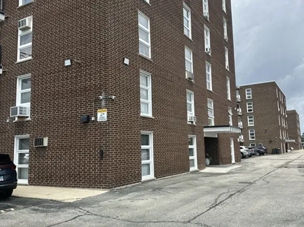 7229 W Higgins Ave Unit 504, Chicago, IL 60656