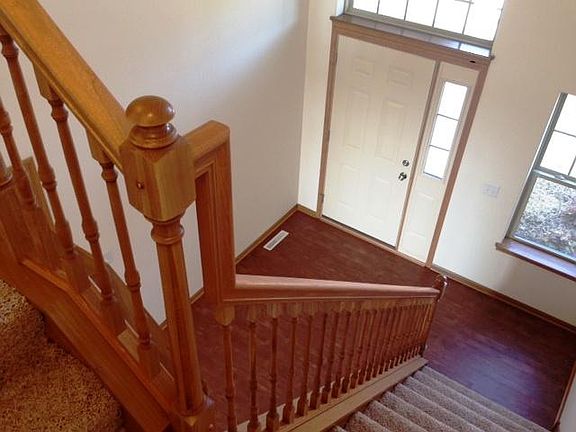 5th image of 120 Villa Ct