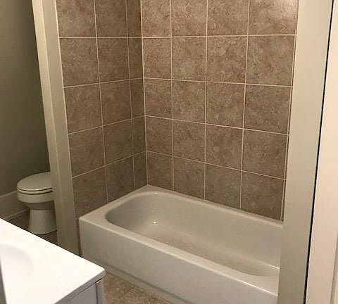 ceramic tile tub surround