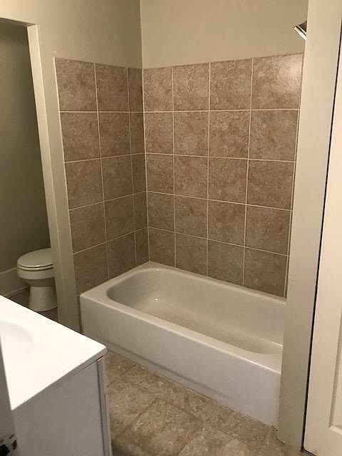 ceramic tile tub surround