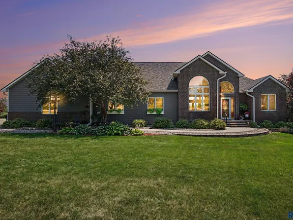 48071 Sun Meadow Ct, Sioux Falls, SD 57108