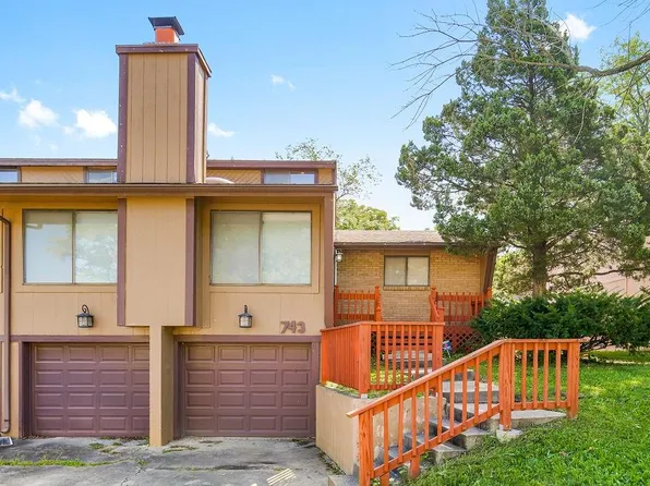 743 N 74th Ter, Kansas City, KS 66112