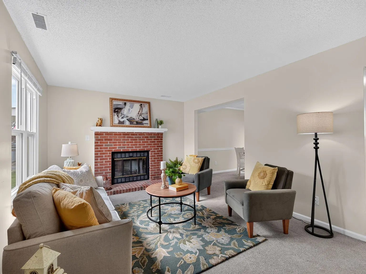 3 bed, 1440 sqft, $2,700 — Photo 2