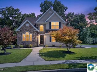 4130 Redbud Dr E, Whitehall, PA 18052