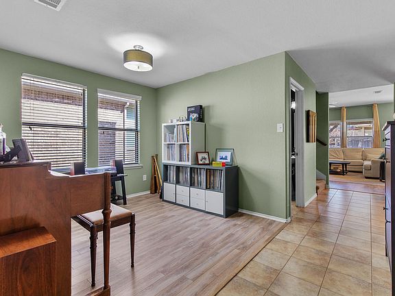 4th image of 3213 Evening Wind Rd