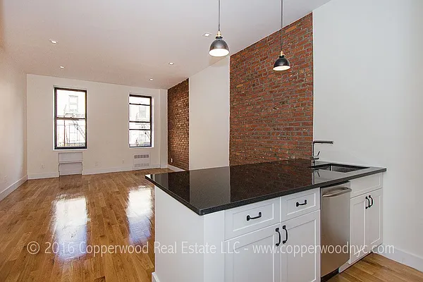 Rented by Copperwood Real Estate | media 18