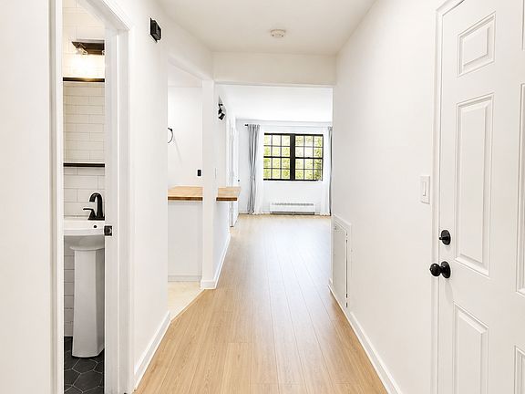 4th image of 30-89 31st St #2R