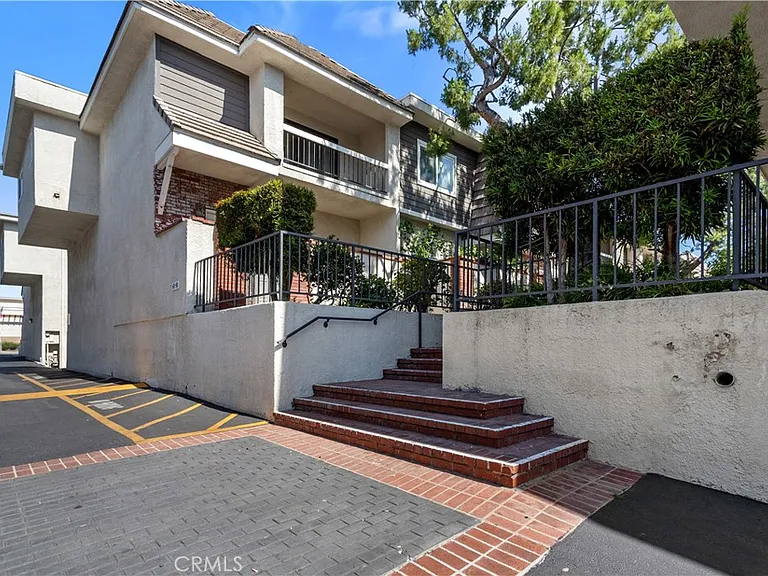 10201 Mason Ave — Photo 29