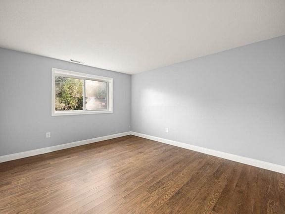 4th image of 97 Colonel Bell Dr APT 1